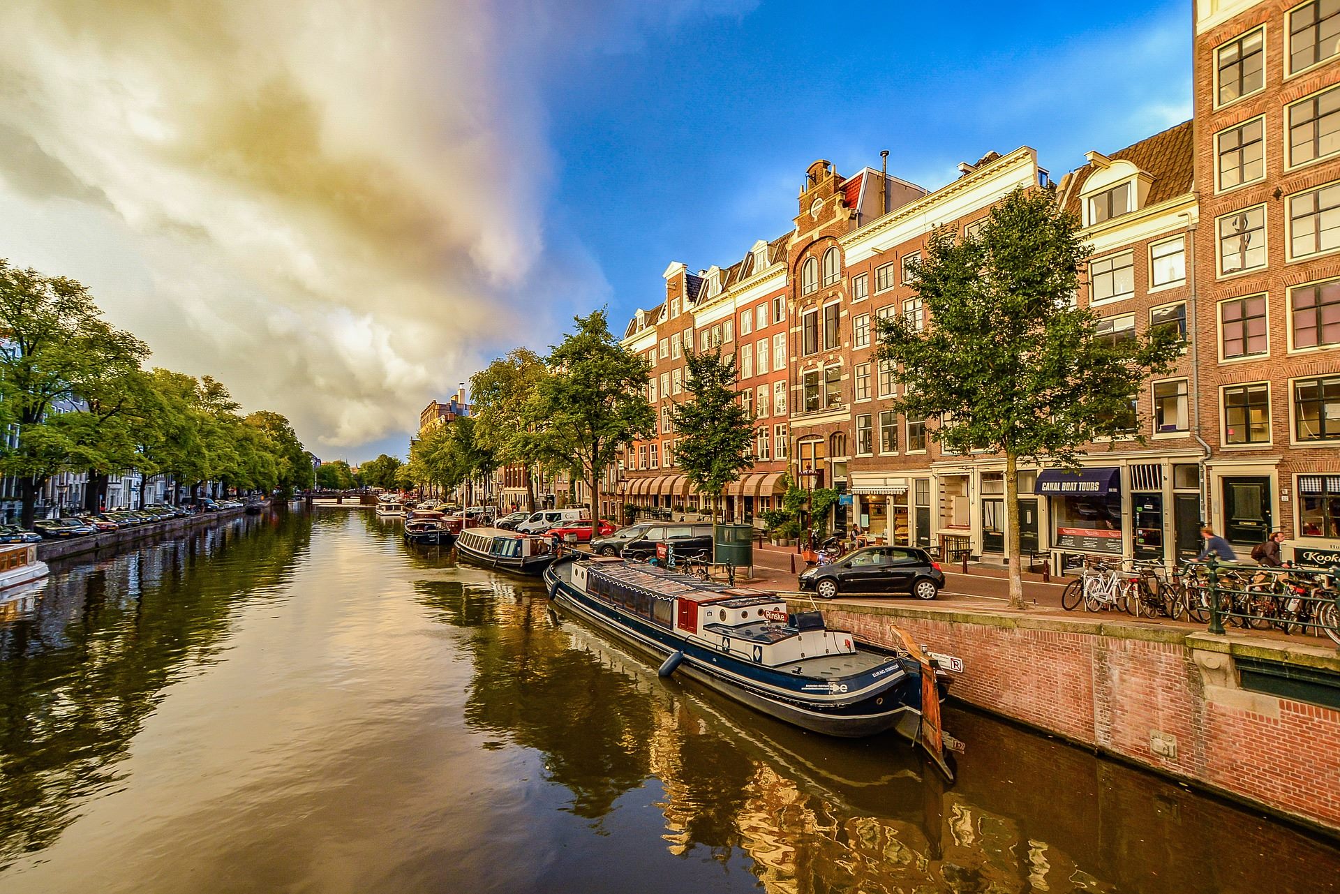 AMSTERDAM CRUCEROS FLUVIALES RIN CRUCEROS FLUVIALES RHIN CRUCEROS AMSTERDAM PAISES BAJOS CRUCEROS RHIN ROMANTICO CRUCEROS FLUVIALES EUROPA #Amsterdam #PaisesBajos #Holanda #CrucerosFluviales #Cruceros #RiverCruises #Holland #RhineCruises #Cruceroclick